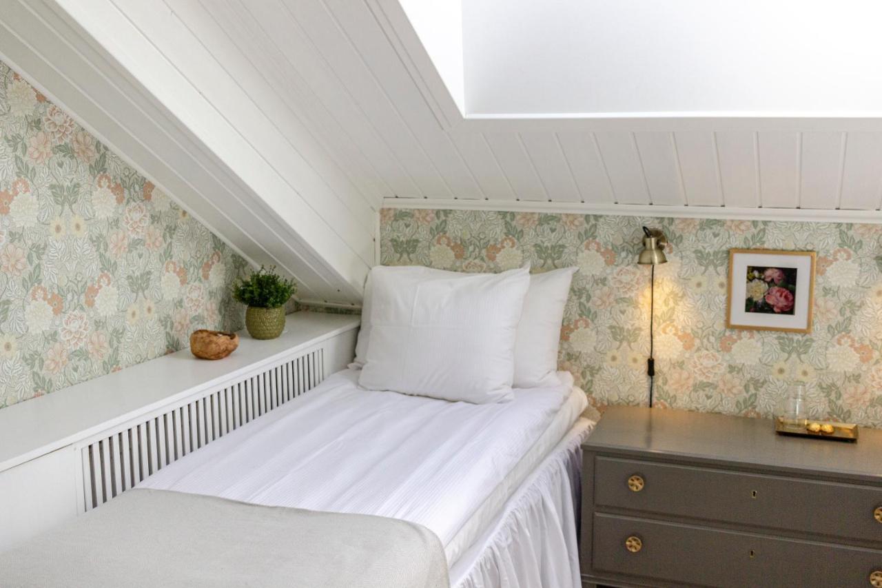 Rosenhill Bed & Breakfast Grebbestad Exterior foto