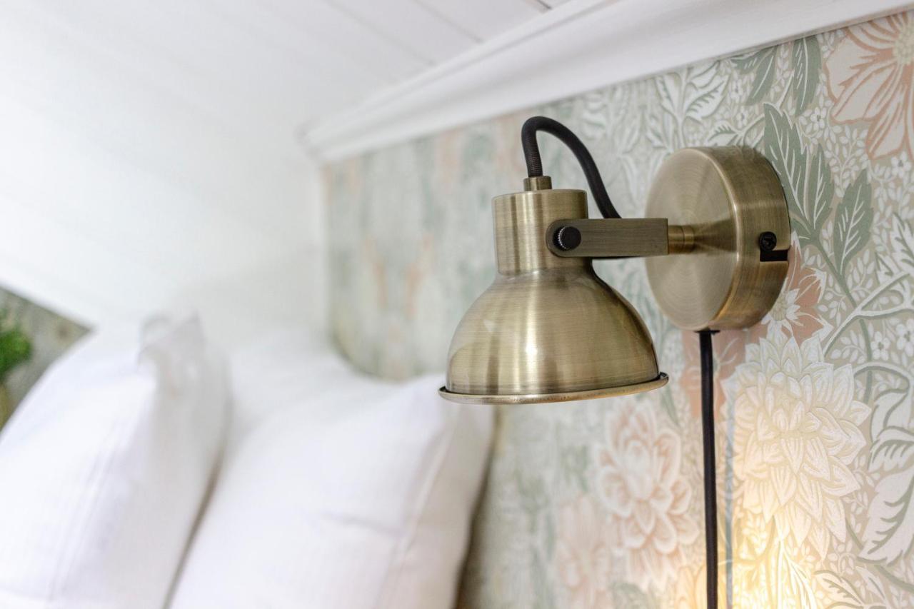 Rosenhill Bed & Breakfast Grebbestad Exterior foto