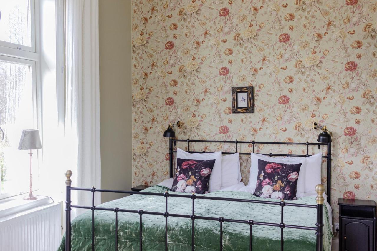 Rosenhill Bed & Breakfast Grebbestad Exterior foto
